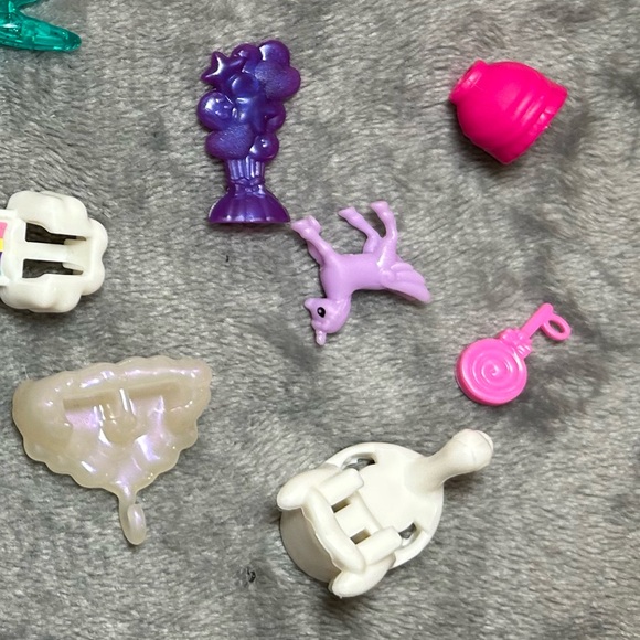 Polly Pocket Unicorn Party Playset - Picture 6 of 8